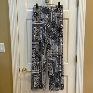Ladies Fully Lined (L) Black/White Carmen Wide Leg Pants.